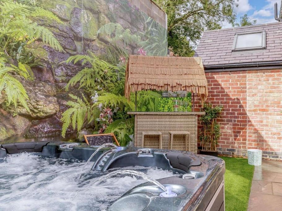 Dawns House Cromford, Peak District, Hot Tub, For 6 - Stunning Views Apartment Bagian luar foto